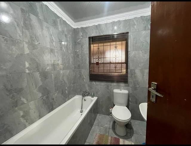 2 BEDROOM HOUSE FOR SALE IN VISTA PARK